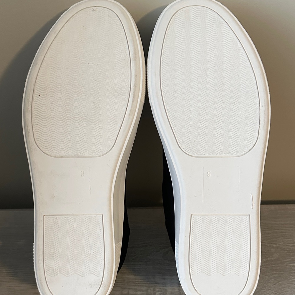 NWOT Soda Women's Classic Black Sneakers with White Accents - Picture 4 of 4